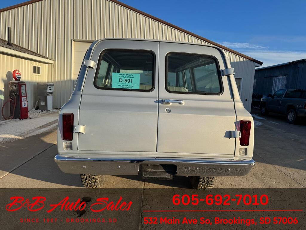 1970 Chevrolet Suburban 6