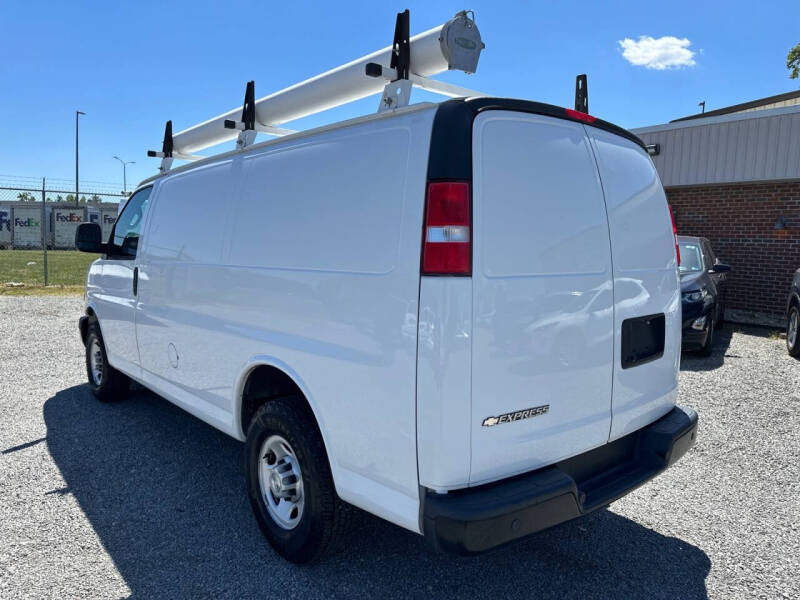 2021 Chevrolet Express 2500