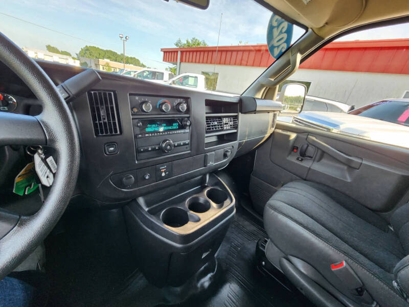 2023 Chevrolet Express 2500