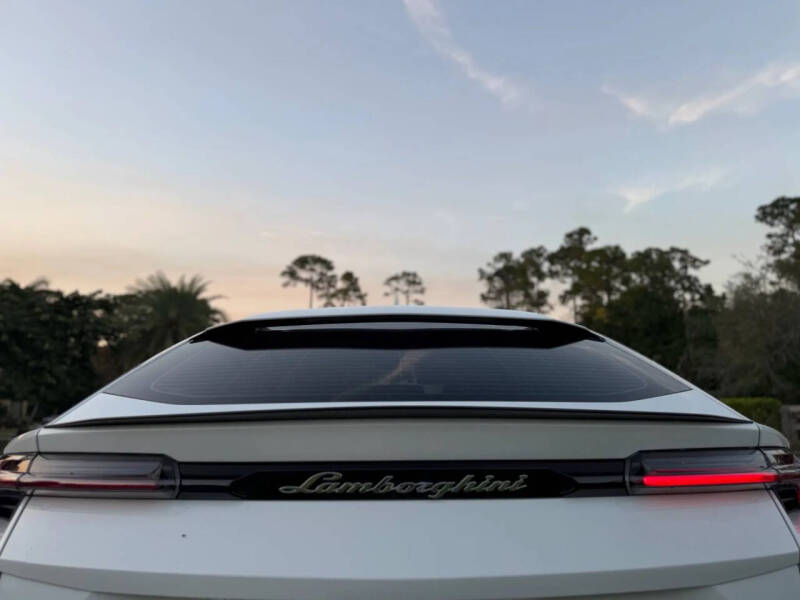 2022 Lamborghini Urus