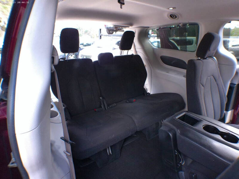 2017 Chrysler Pacifica Touring-L