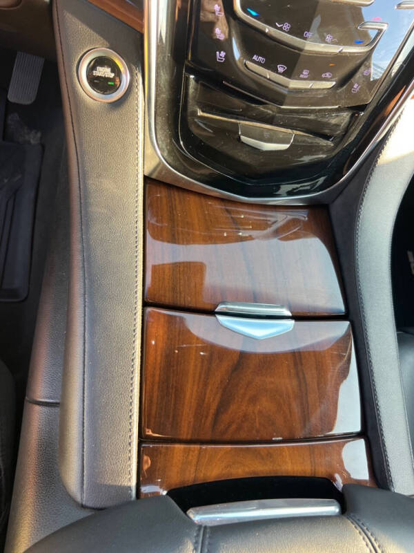 2017 Cadillac Escalade Premium Luxury