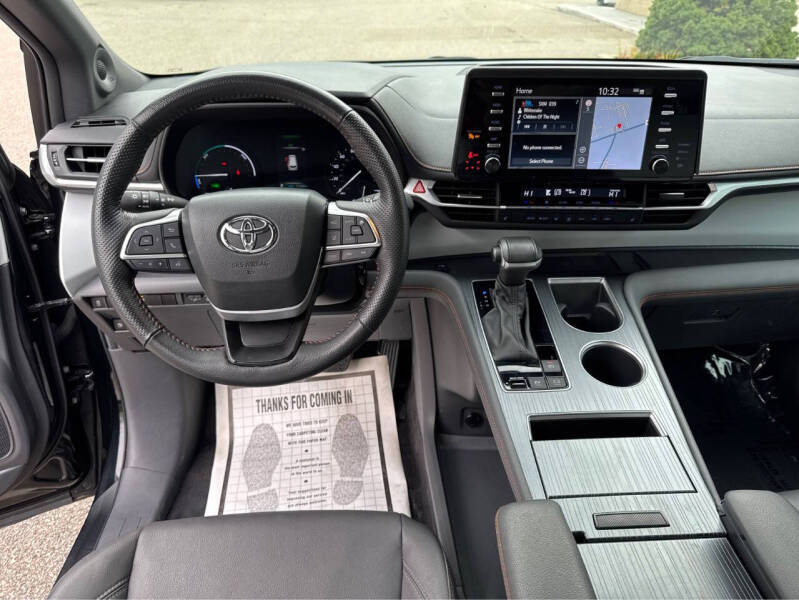 2024 Toyota Sienna XSE 7-Passenger