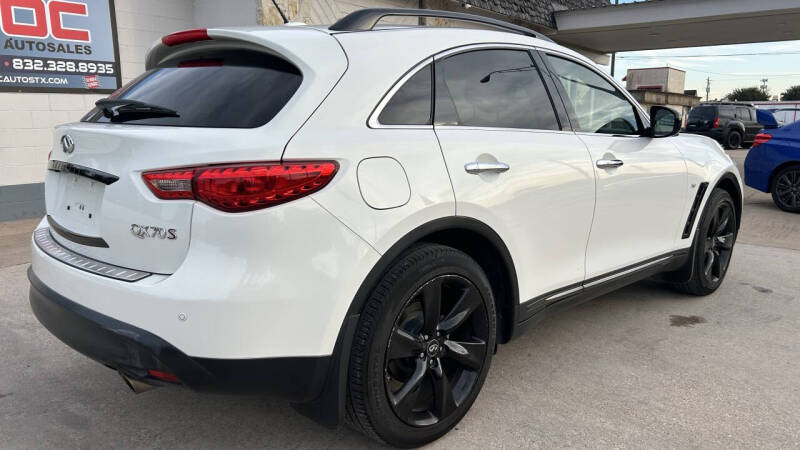 2016 Infiniti QX70