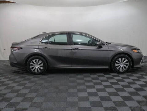 2022 Toyota Camry Hybrid LE