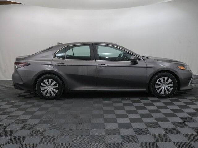 2022 Toyota Camry Hybrid LE