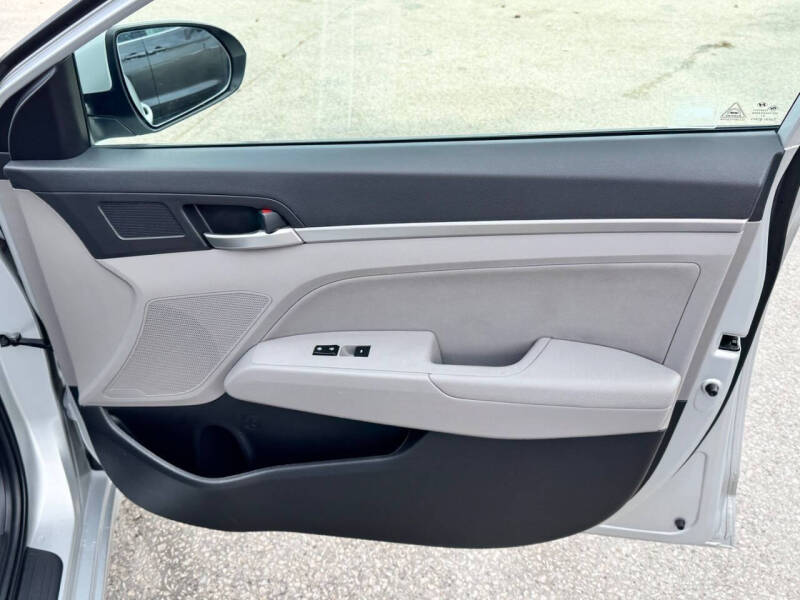 2019 Hyundai Elantra SEL