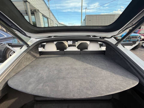 2022 Tesla Model S Plaid