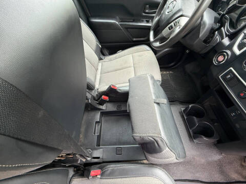 2017 Nissan Titan SV