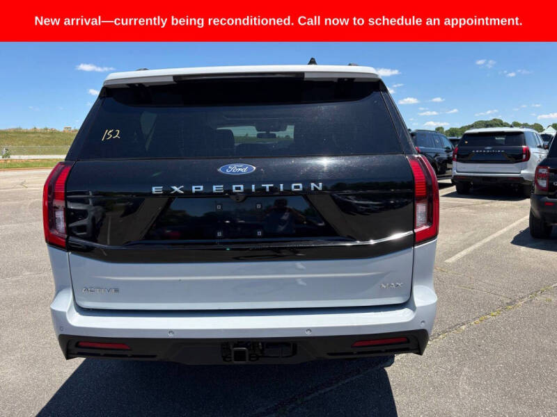 2025 Ford Expedition MAX Active