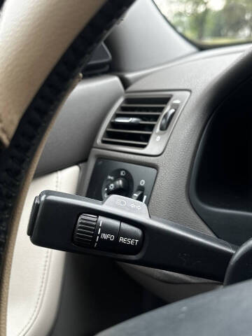 2011 Volvo V50 T5