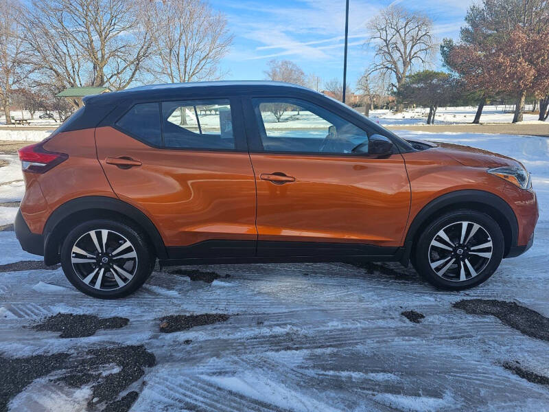 Used 2020 Nissan Kicks SV with VIN 3N1CP5CV4LL528440 for sale in Terre Haute, IN