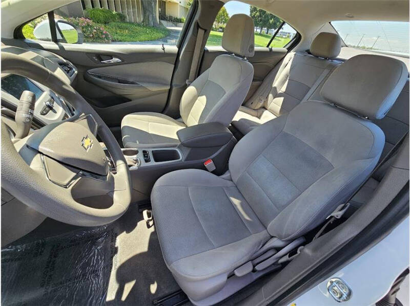 2018 Chevrolet Cruze LS Auto