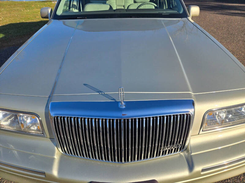 1997 Lincoln Town Car Executive