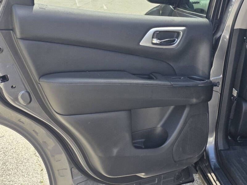 2019 Nissan Pathfinder S