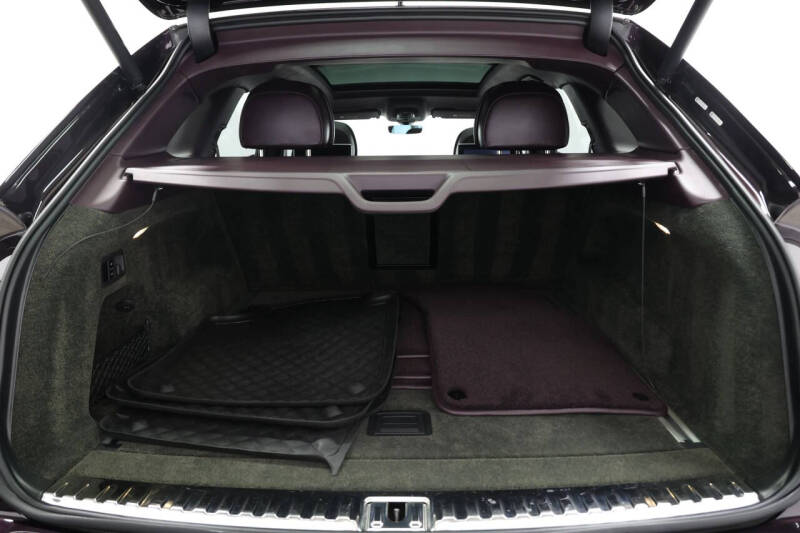 2023 Bentley Bentayga EWB