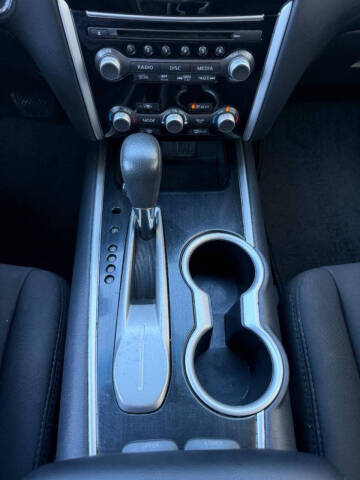 2019 Nissan Pathfinder S