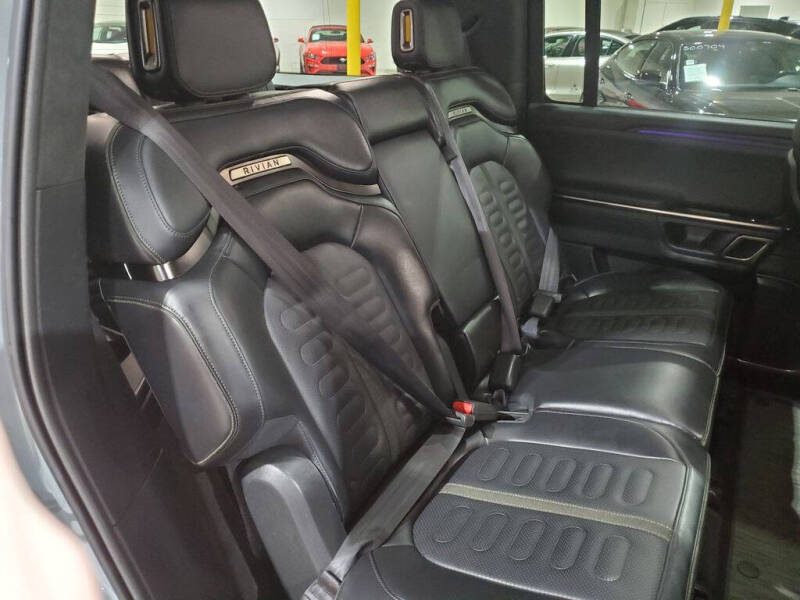 2024 Rivian R1S