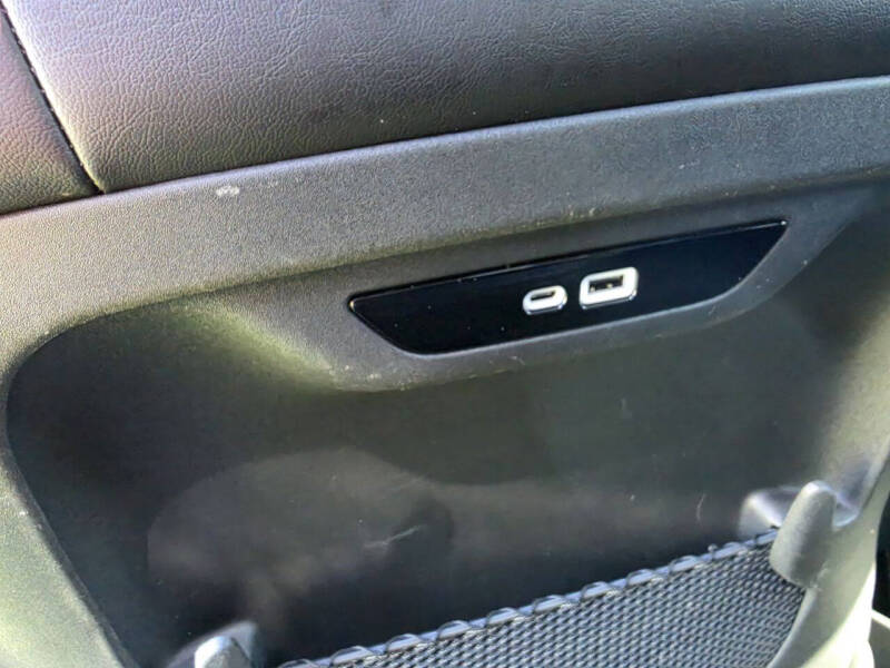 2025 Chrysler Pacifica Select - Photo 11
