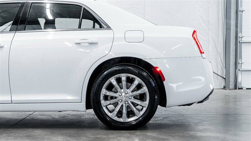 2022 Chrysler 300 Touring