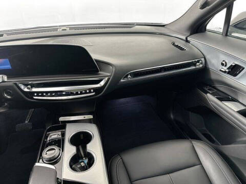 2024 Cadillac LYRIQ Tech