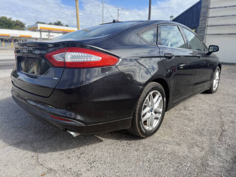 2013 Ford Fusion SE