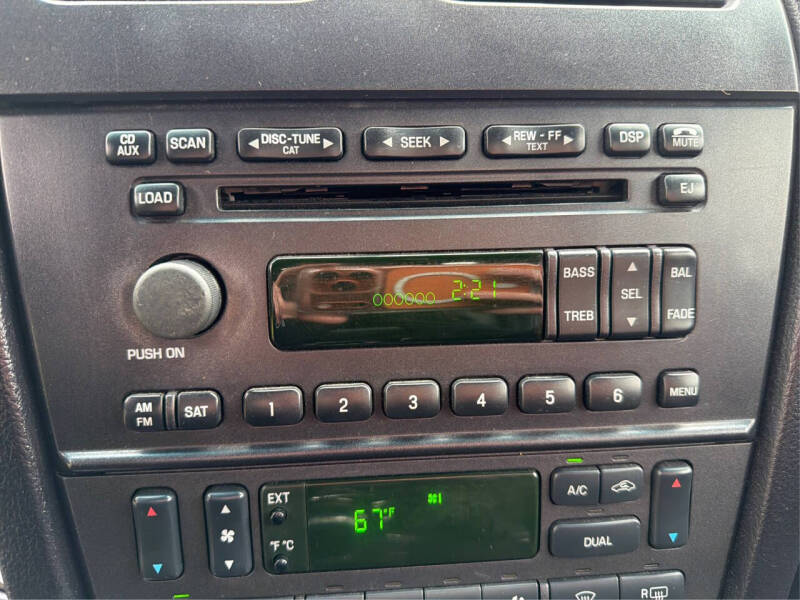 2005 Ford Thunderbird Deluxe
