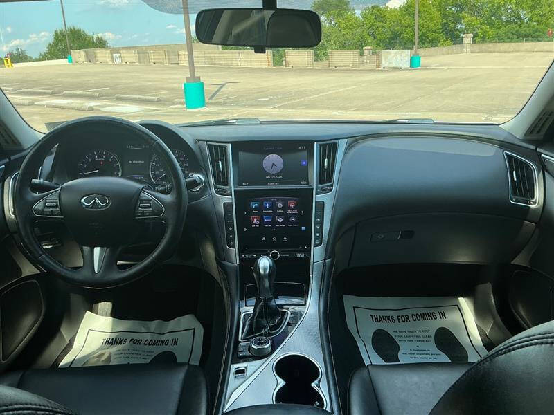 2015 Infiniti Q50