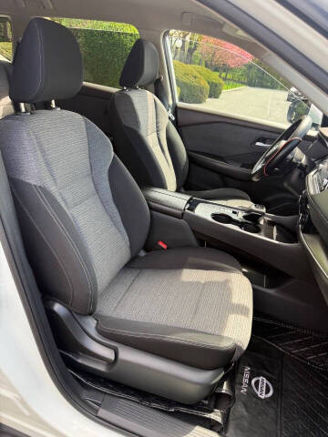 2021 Nissan Rogue SV