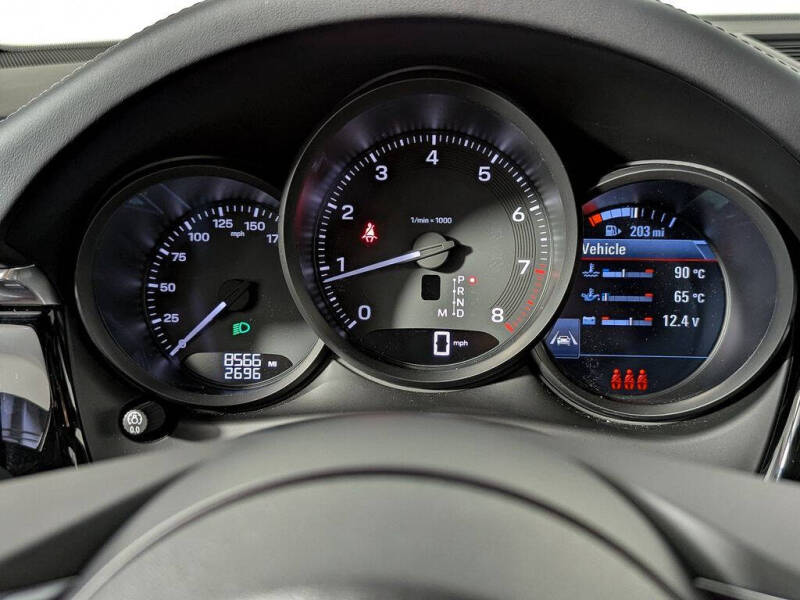 2025 Porsche Macan