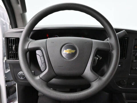 2025 Chevrolet Express LT 3500