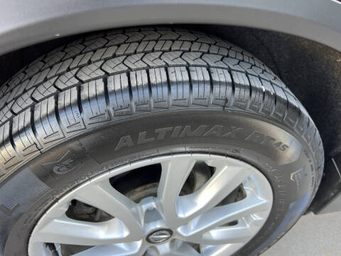 2017 Nissan Rogue SV