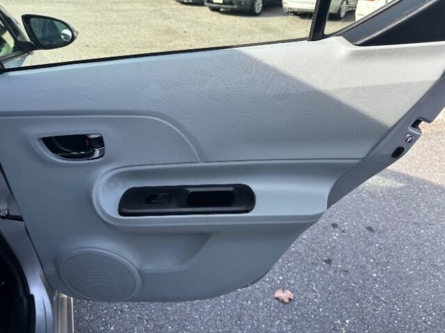 2014 Toyota Prius c Three