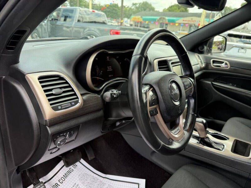 2017 Jeep Grand Cherokee Laredo