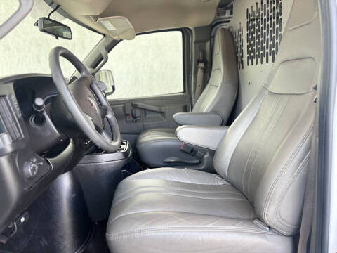 2023 GMC Savana 2500