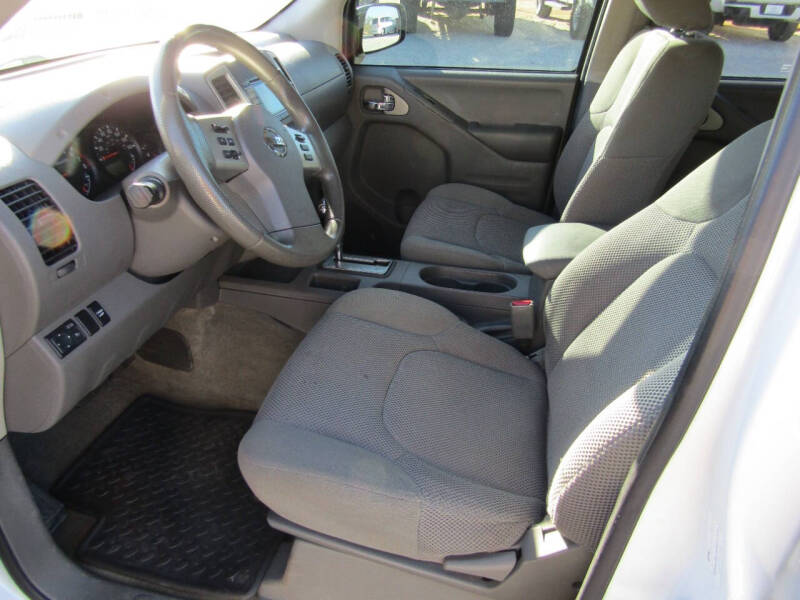 2017 Nissan Frontier SV