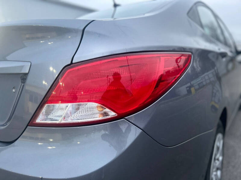 2016 Hyundai Accent SE