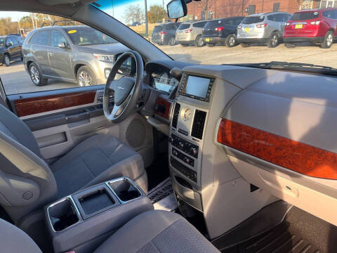 2009 Chrysler Town and Country Touring