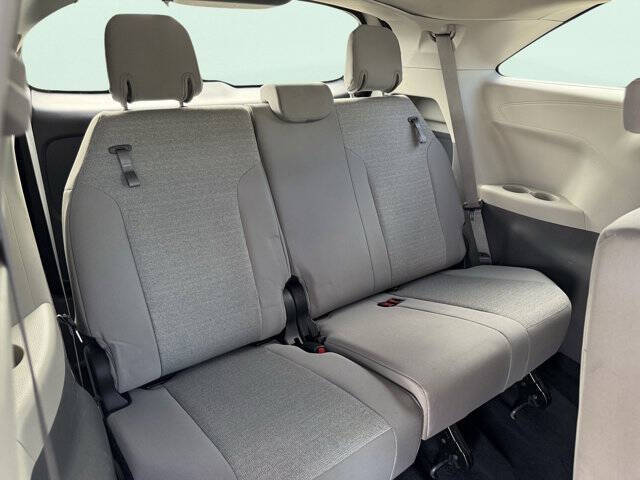 2024 Toyota Sienna LE 8-Passenger