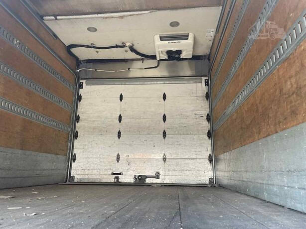 2015 Freightliner M2 106