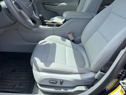 2017 GMC Acadia SLE-2