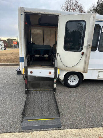 2002 Ford E-Series E-350 SD