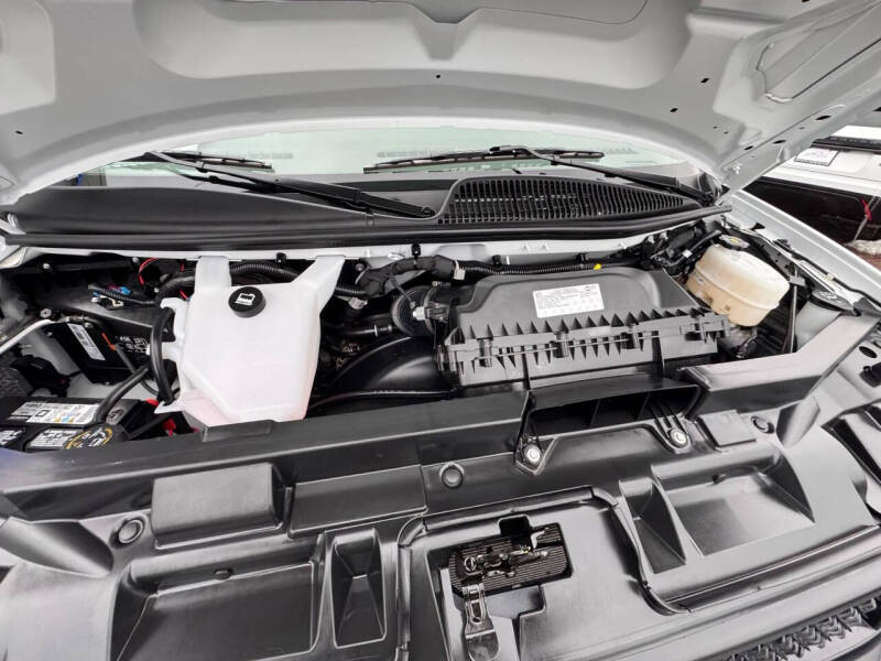 2025 Chevrolet Express 2500