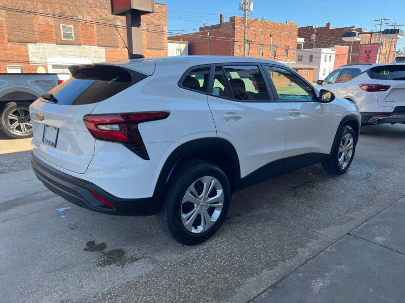 2025 Chevrolet Trax LS