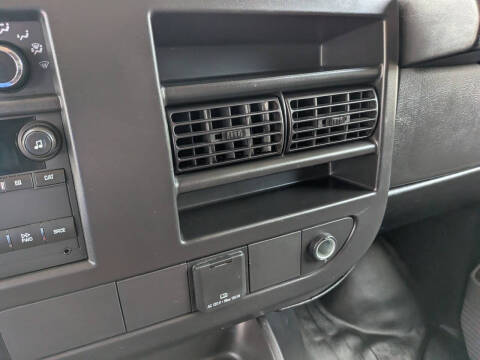 2024 Chevrolet Express 2500