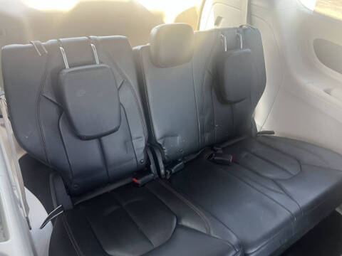 2017 Chrysler Pacifica Touring-L