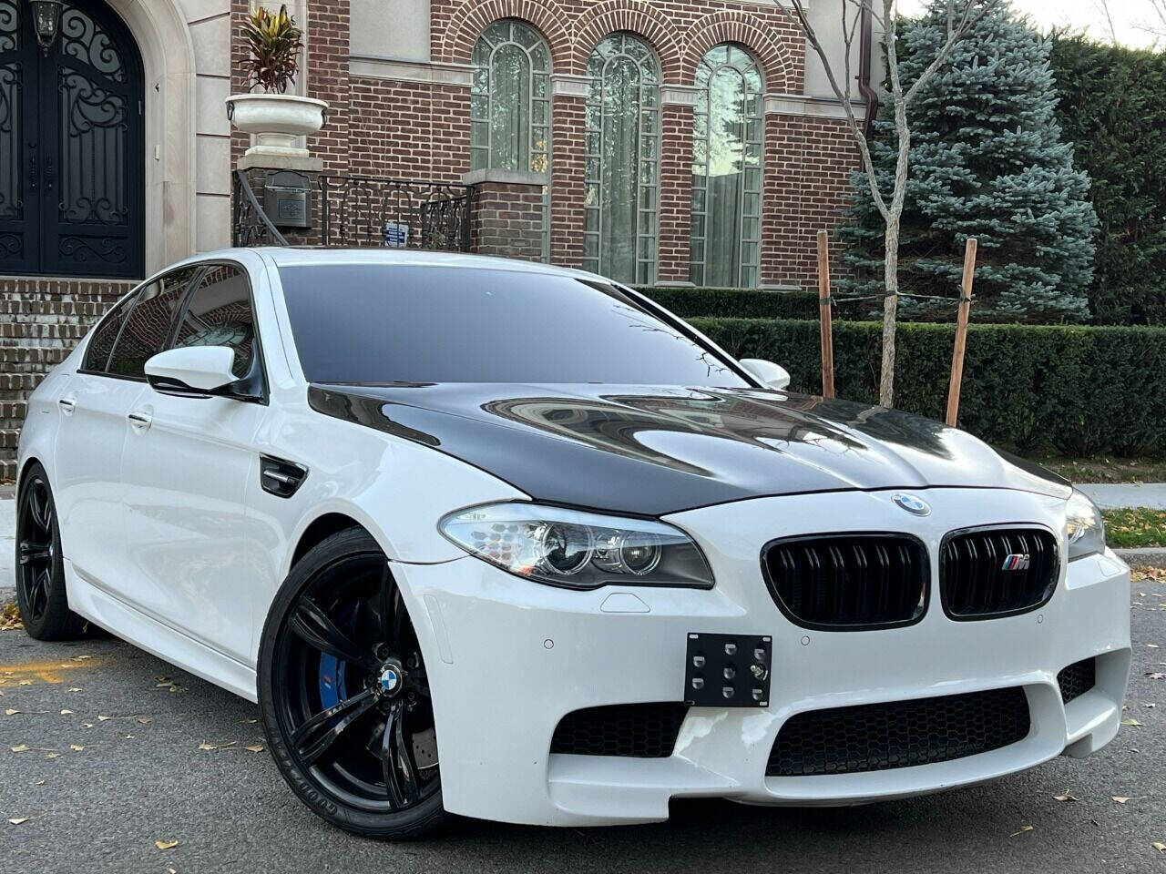 2013 BMW M5 Sedan - $27,900