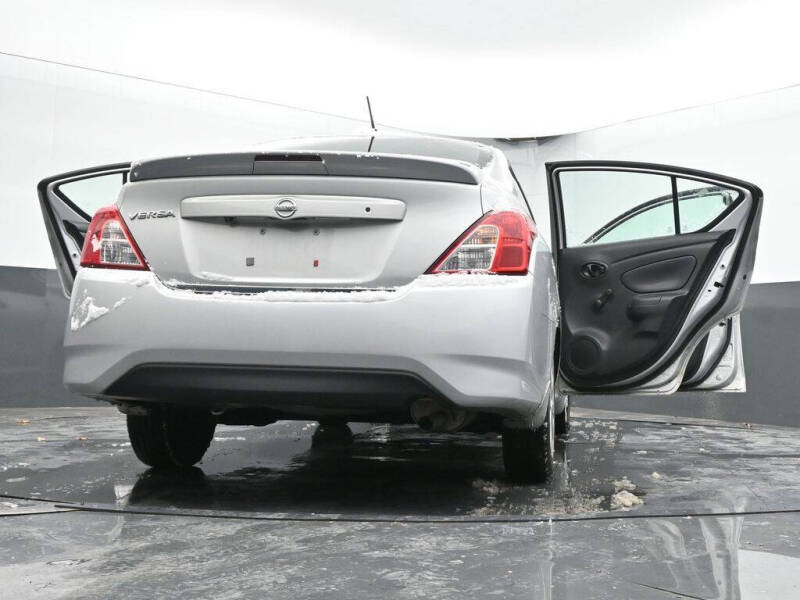 2019 Nissan Versa S Plus