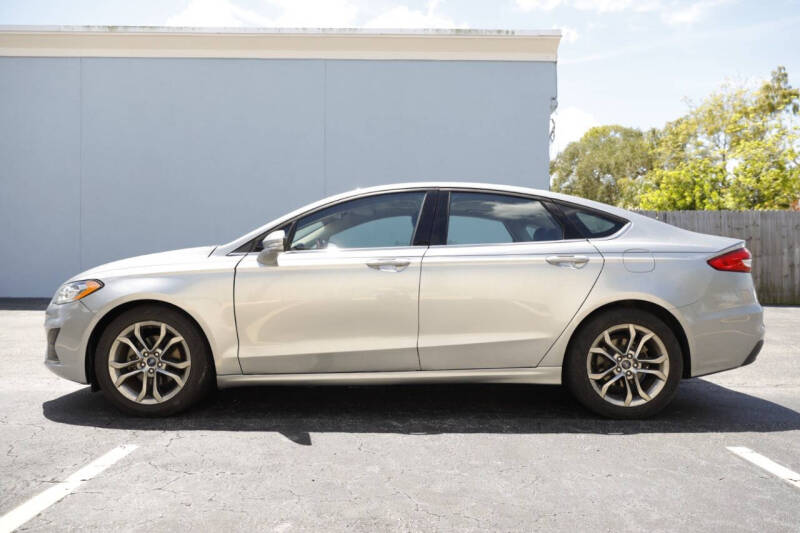 2020 Ford Fusion SEL photo 3