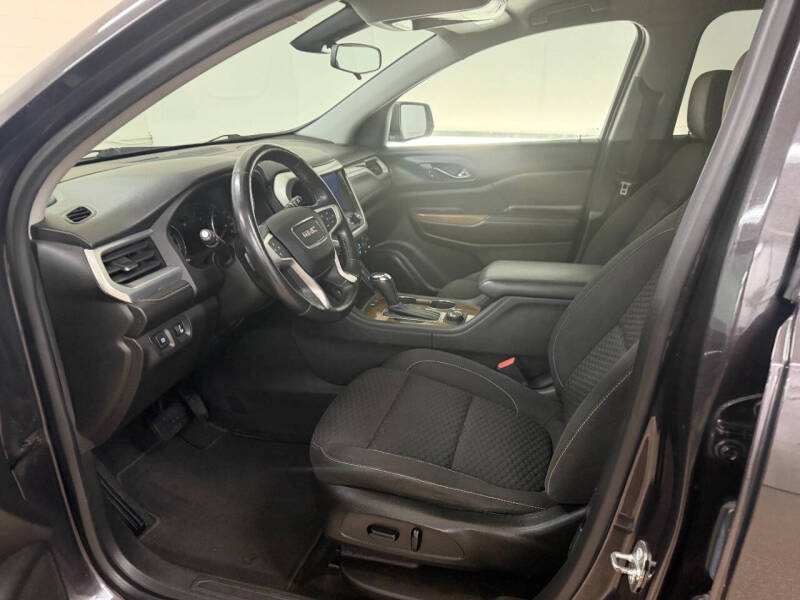 2017 GMC Acadia SLE-2